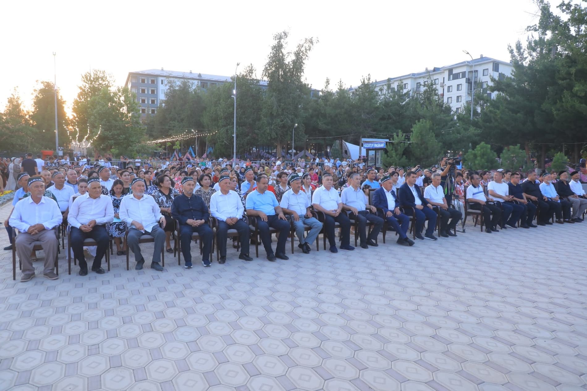 В Папе звучали мелодии макома