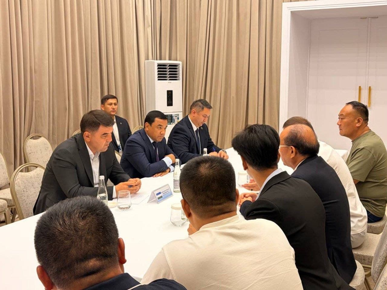 Beshinchi Toshkent xalqaro investitsiya forumi: Namangan viloyati delegatsiyasi istiqbolli loyihalarni muhokama qilmoqda.