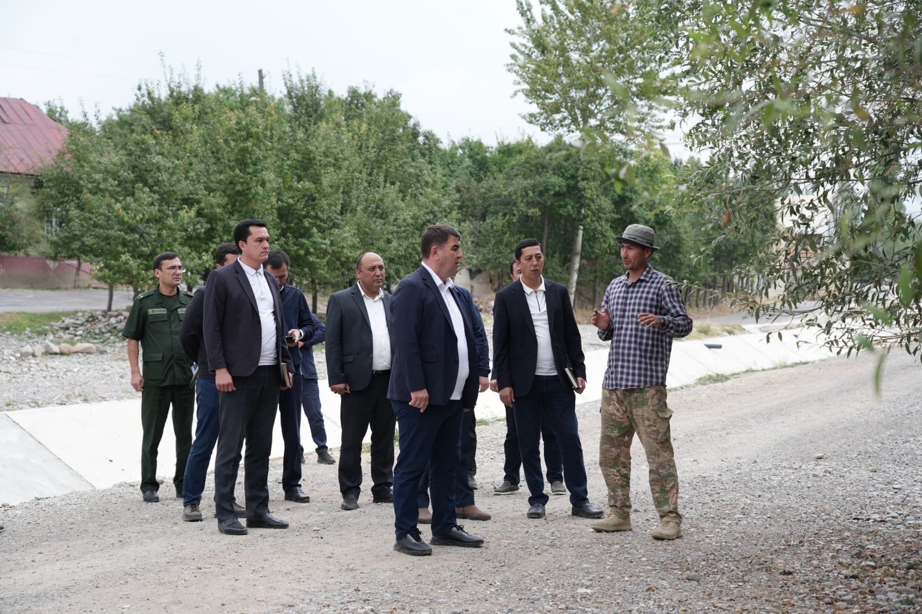 Viloyat hokimi Yangiqo‘rg‘onda yangi loyihalar bilan tanishdi