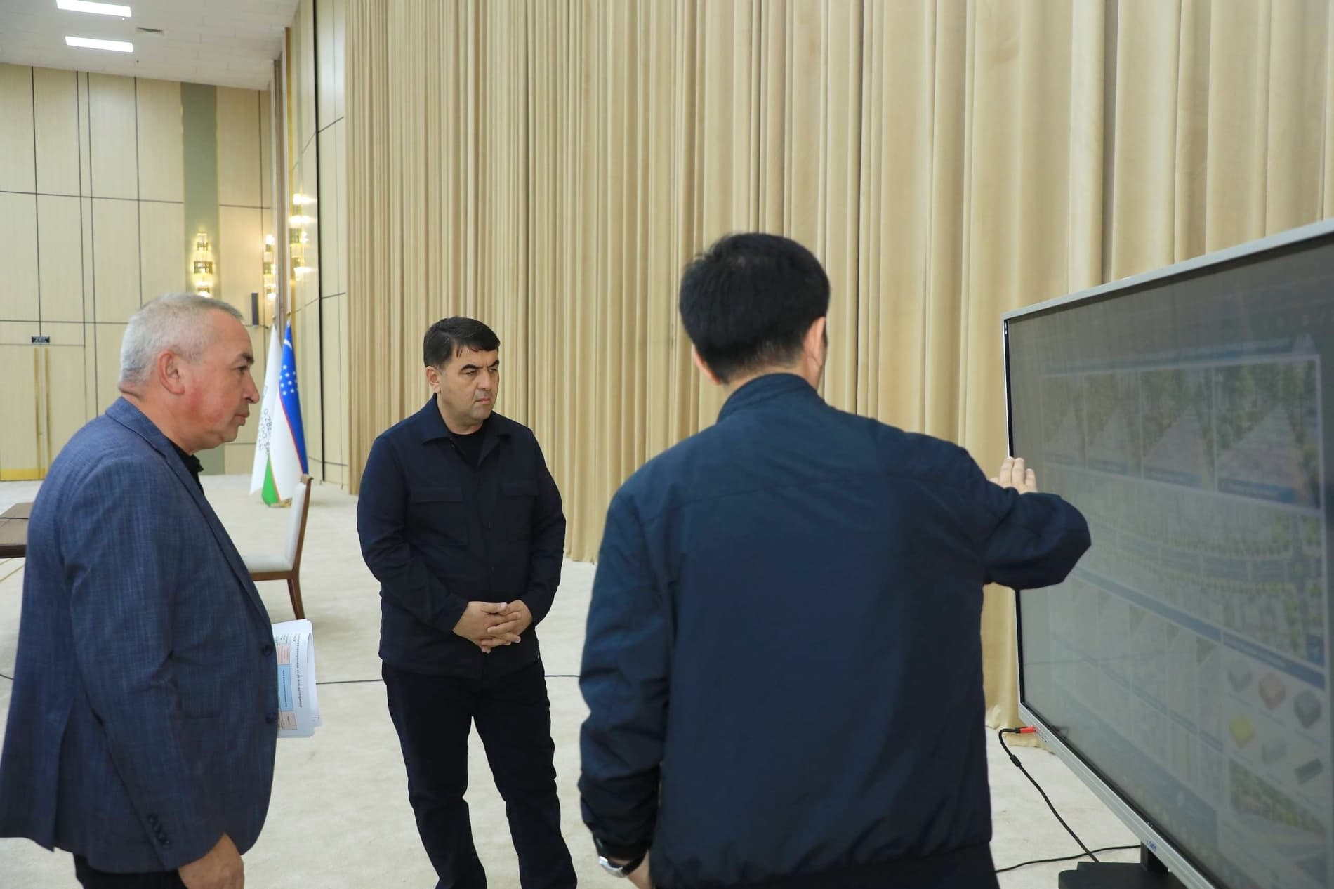 Қурилиш ва туризм лойиҳалари ижроси муҳокама қилинди