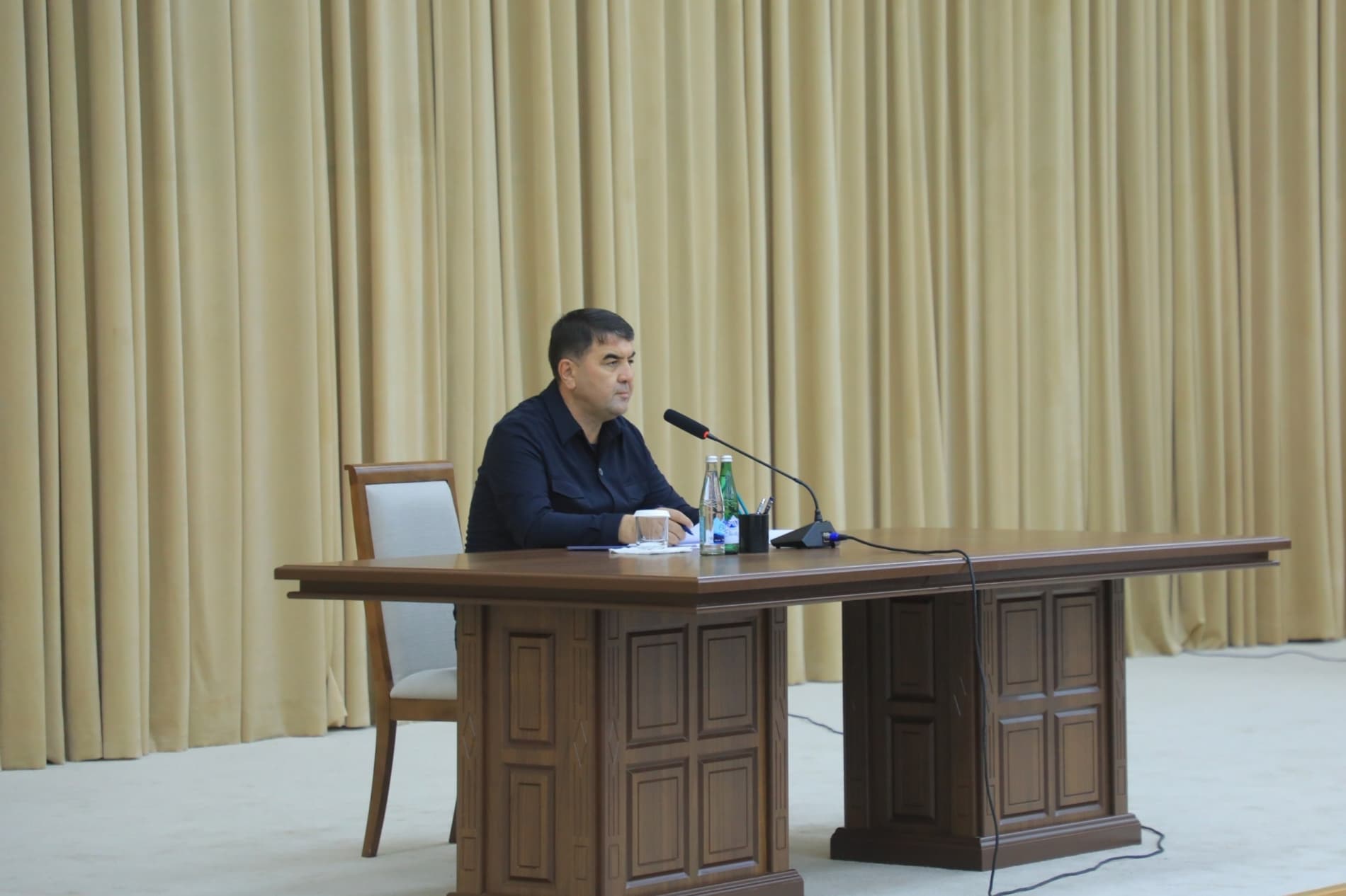 Namangan viloyati hokimi mahalliy va xorijiy tadbirkorlar bilan uchrashdi