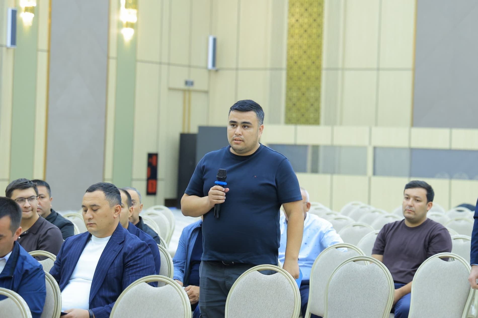 Қурувчилар билан очиқ мулоқот: лойиҳаларни тезлатиш, янги таклифларни қўллаб-қувватлаш таъкидланди