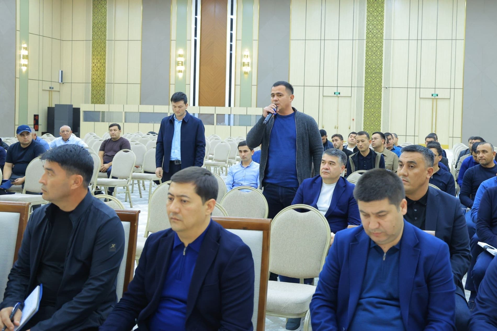 Қурувчилар билан очиқ мулоқот: лойиҳаларни тезлатиш, янги таклифларни қўллаб-қувватлаш таъкидланди