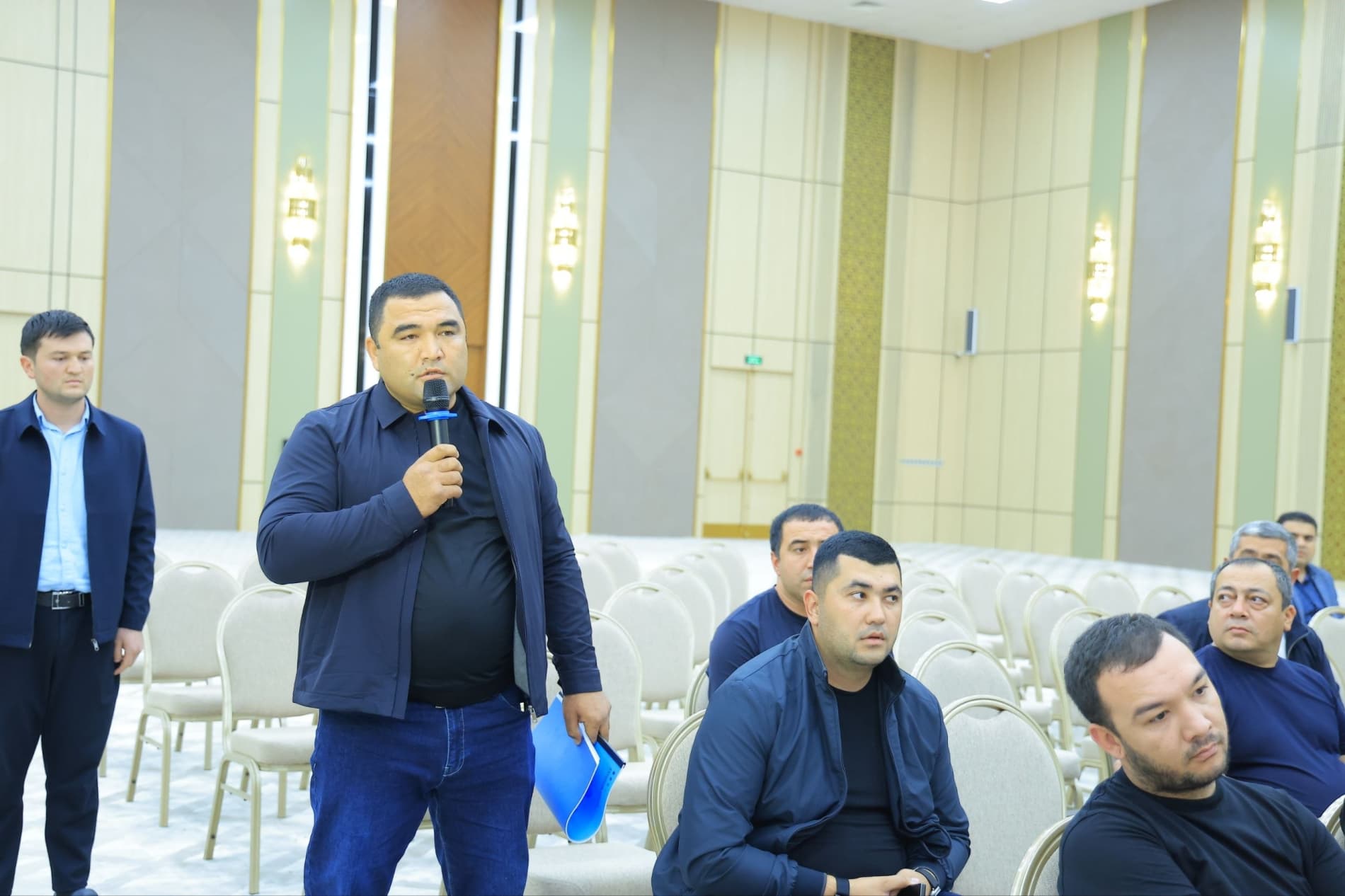 Қурувчилар билан очиқ мулоқот: лойиҳаларни тезлатиш, янги таклифларни қўллаб-қувватлаш таъкидланди