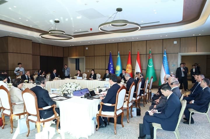 В Самарканде стартовал международный межпарламентский форум