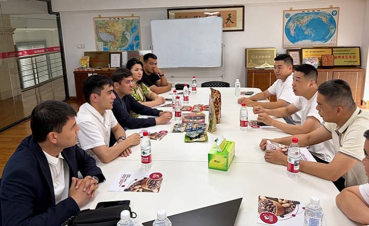 Samarqand viloyati hokimi o‘rinbosari Xurshidbek Samiyev boshchiligidagi viloyatimiz delegatsiyasining Xitoy Xalq Respublikasining Xiamen shahridagi amaliy uchrashuvlari davom etmoqda.