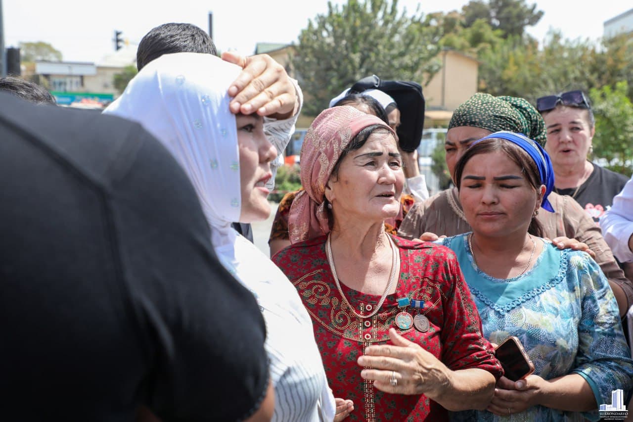Sho‘rchi tumanida joriy yil 4-avgust kuni sodir bo‘lgan "Asl diyor" savdo kompleksidagi hodisa oqibatlarini bartaraf etish va obyektni qayta rekonstruksiya qilish ishlari olib borilmoqda.