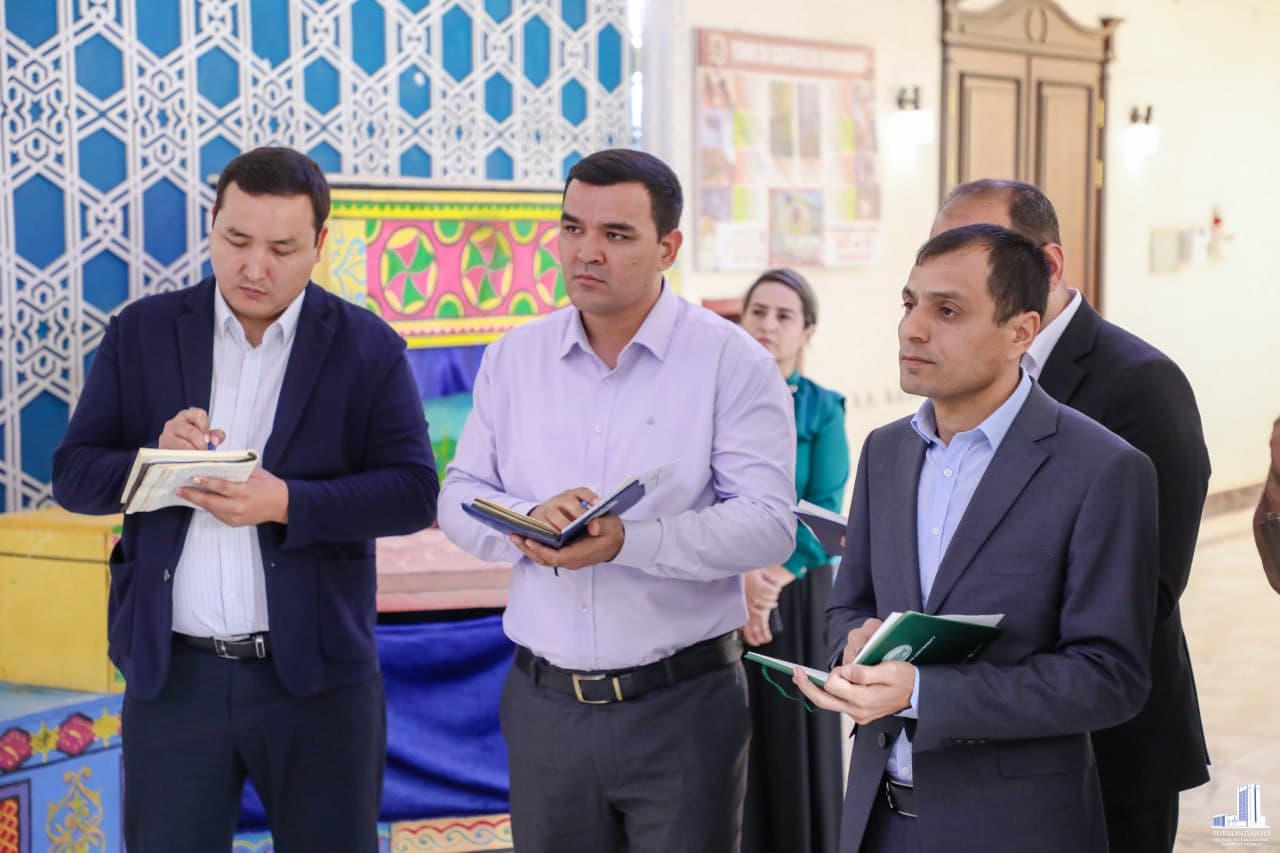 Prezidentimizning farmon va qarorlari hamda topshiriqlari asosida mamlakatimizda teatr san’atini rivojlantirish, teatrlar faoliyatini takomillashtirish va ularning moddiy-texnika bazasini mustahkamlash bo‘yicha chora-tadbirlar amalga oshirilmoqda.