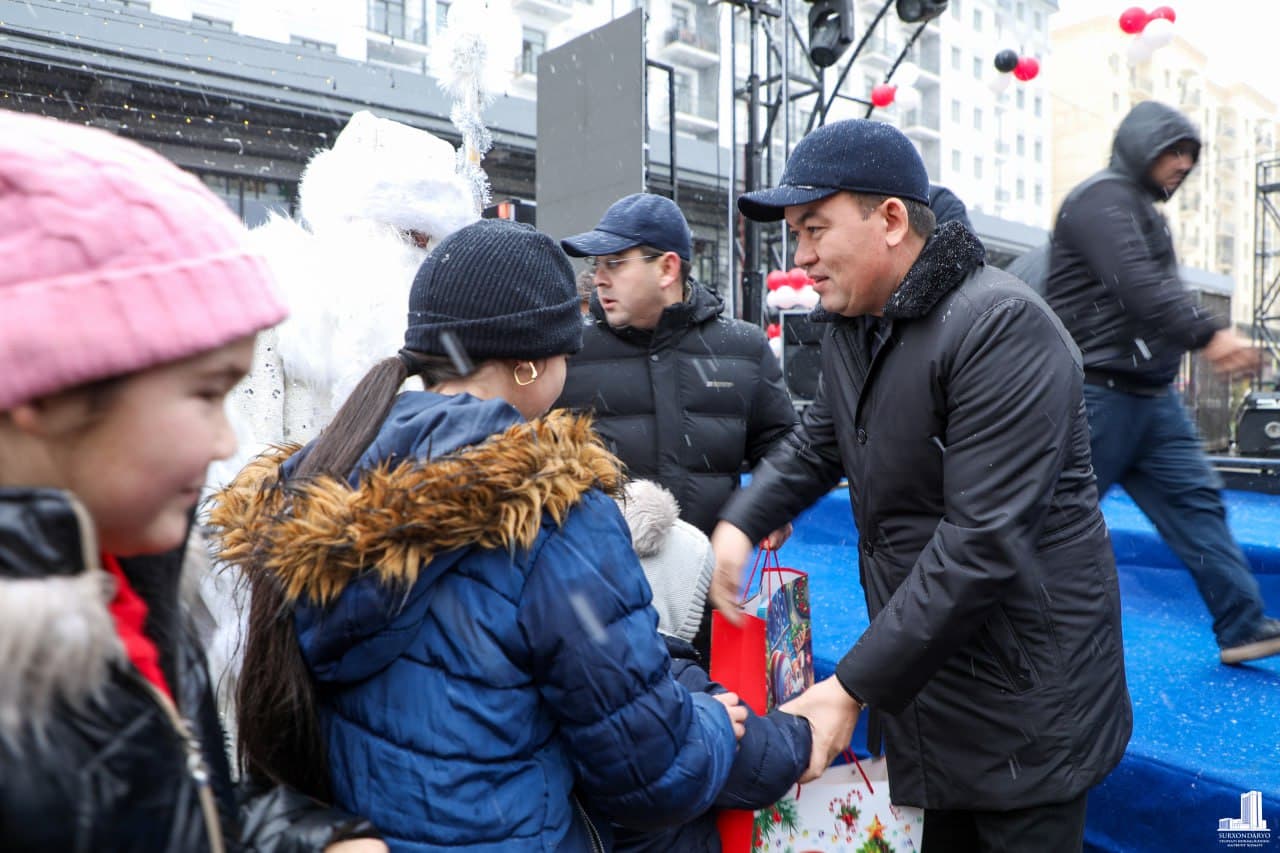 Yangi yilga tuhfa: "Yashil dunyo" markaziy dehqon bozorida yangi savdo majmuasi ishga tushirildi