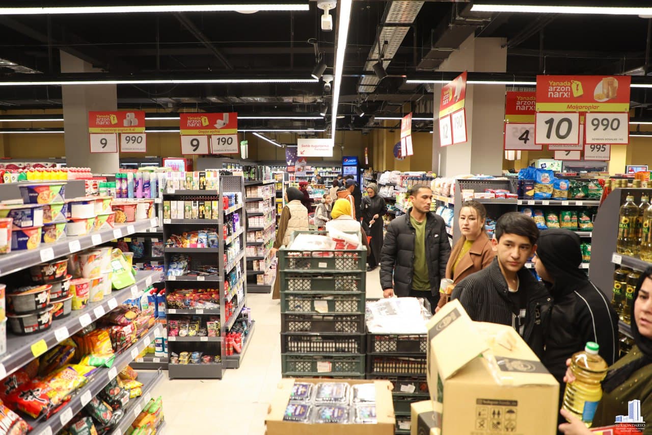 Denovda yangi savdo majmuasi faoliyati bilan tanishildi