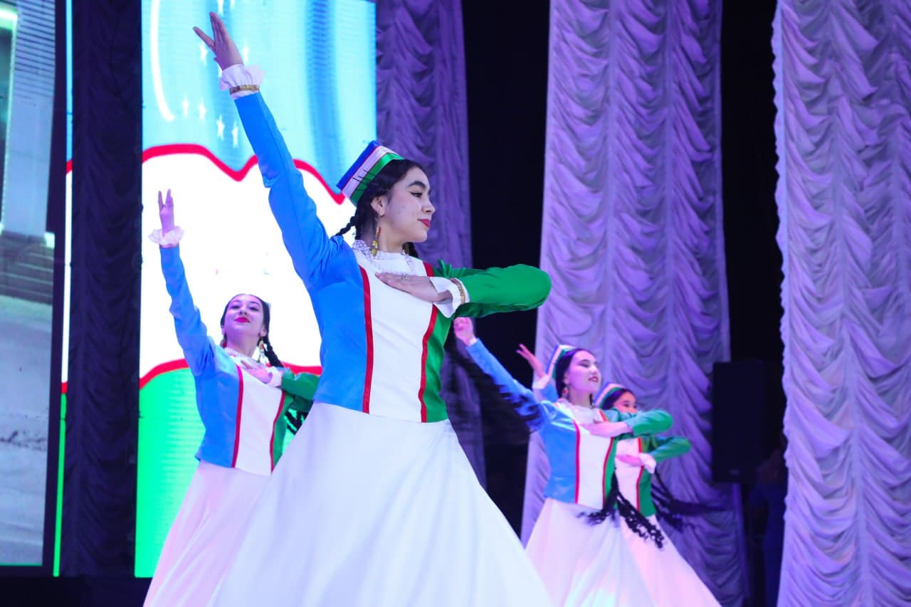 Surxondaryoda Vatan himoyachilari kuni va Qurolli Kuchlarimizning 34 yilligi tantanali nishonlandi