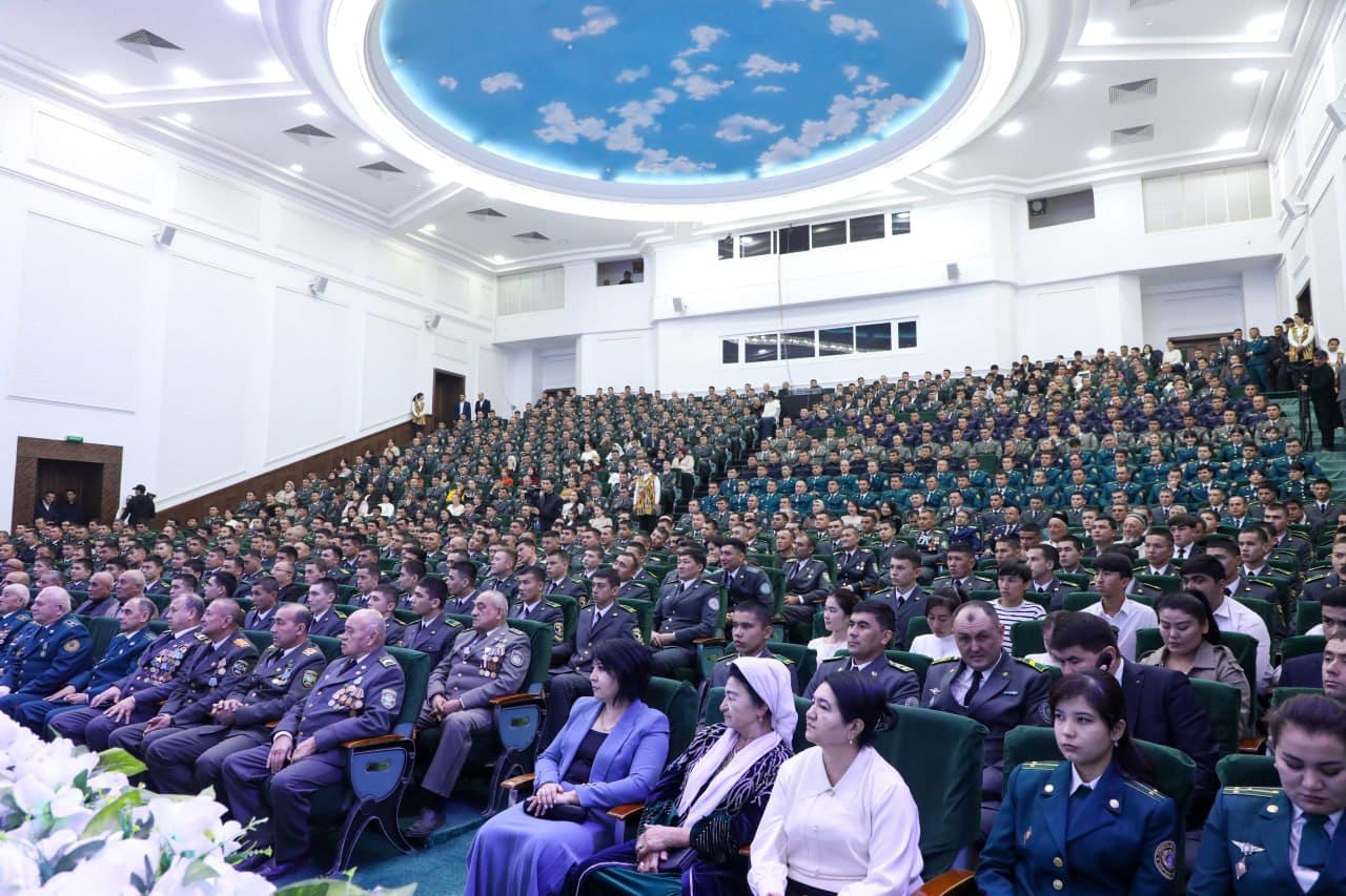 Surxondaryoda Vatan himoyachilari kuni va Qurolli Kuchlarimizning 34 yilligi tantanali nishonlandi