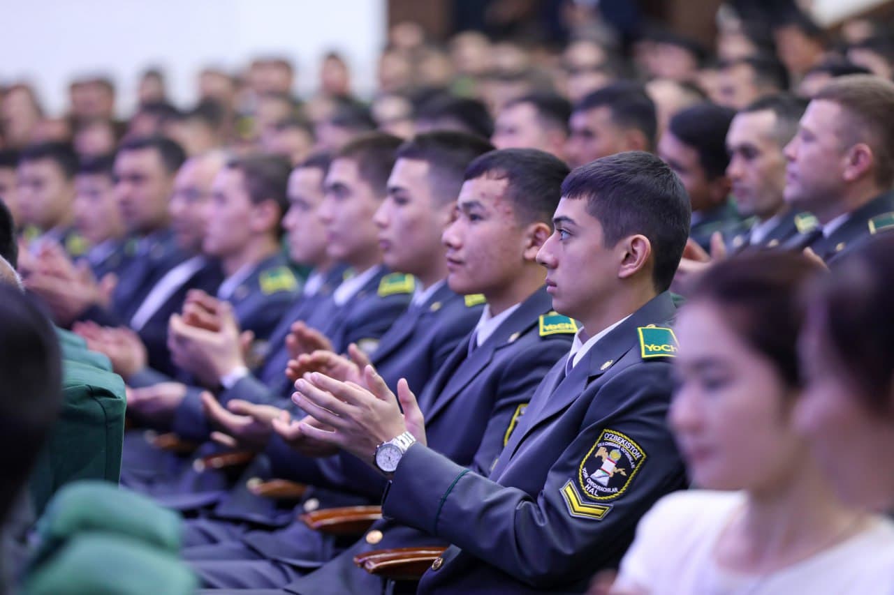 Surxondaryoda Vatan himoyachilari kuni va Qurolli Kuchlarimizning 34 yilligi tantanali nishonlandi