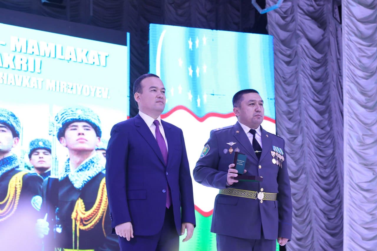 Surxondaryoda Vatan himoyachilari kuni va Qurolli Kuchlarimizning 34 yilligi tantanali nishonlandi