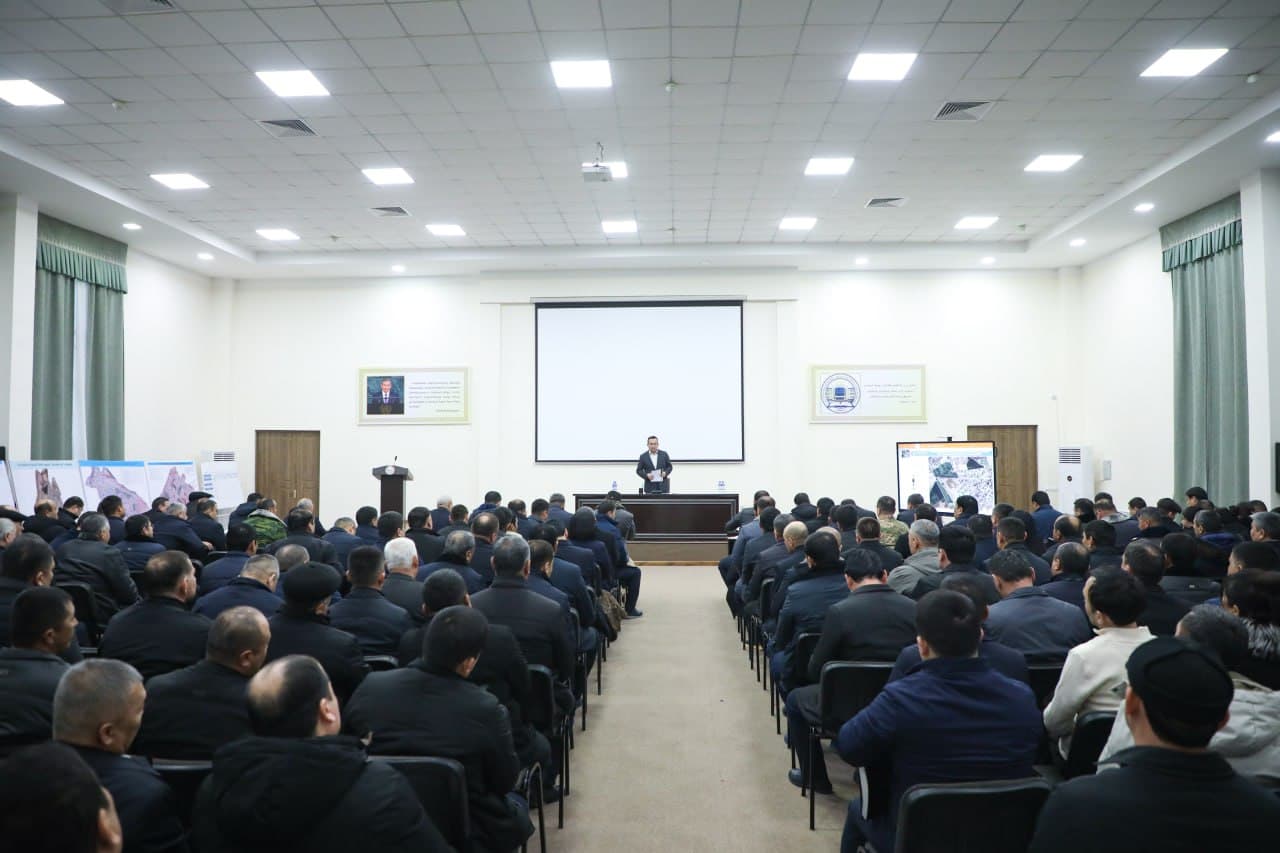 Термиз туманида "Тараққиёт ва етакчилик маскани" дастури ижроси ўрганилди