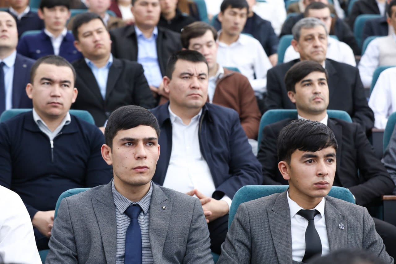 Surxondaryo viloyati hokimi bo‘lajak arxitektorlar bilan uchrashuv o‘tkazdi