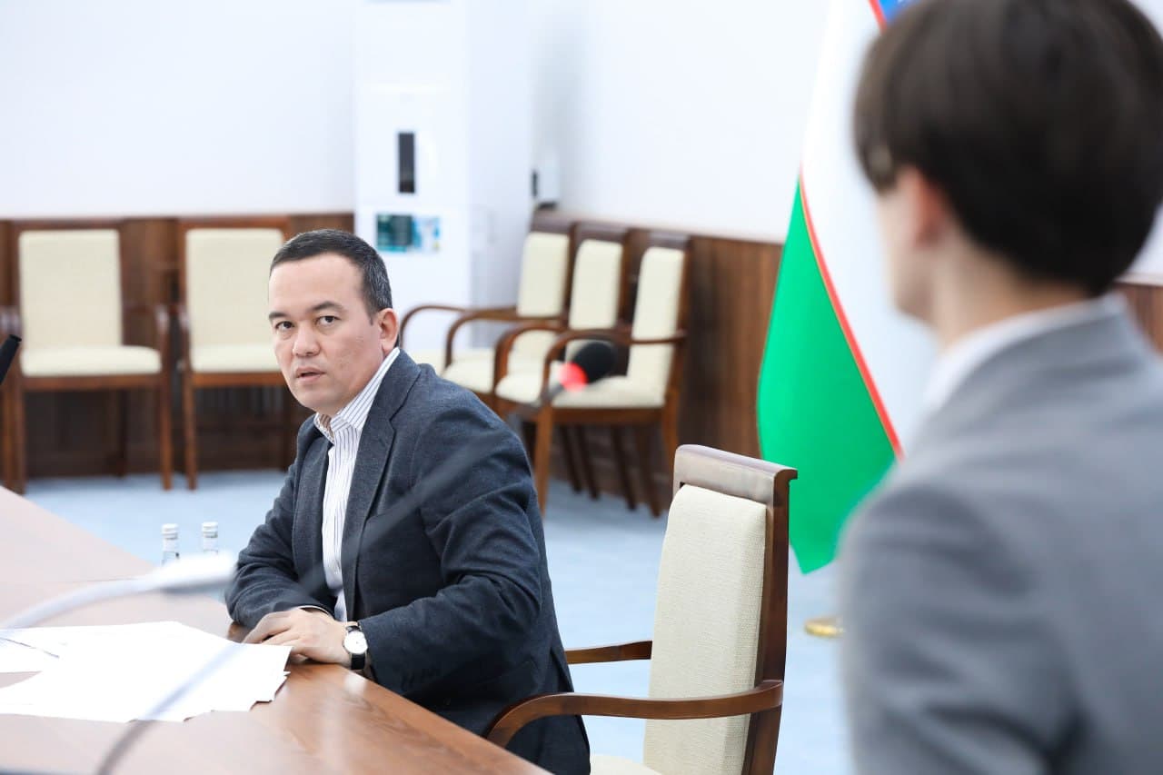 Surxondaryo viloyati hokimi bo‘lajak arxitektorlar bilan uchrashuv o‘tkazdi