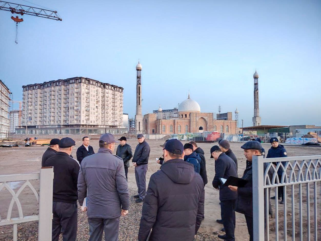 Инвестиция дастури доирасида ихтисослаштирилган мактаб-интернат қурилиши ижроси ўрганилди