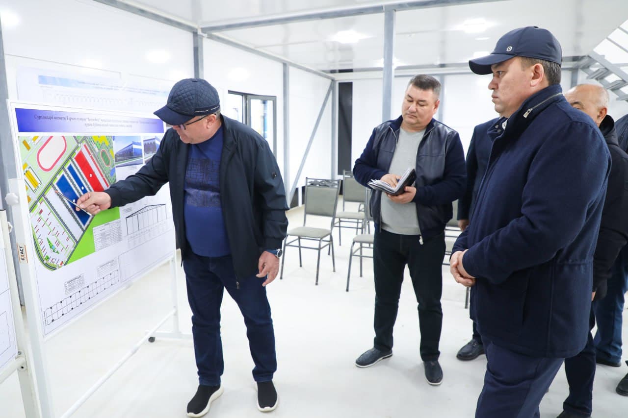 Термиз туманидаги "Техно Парк" ва ёшлар саноат зонасида амалга оширилаётган лойиҳалар ижроси ўрганилди
