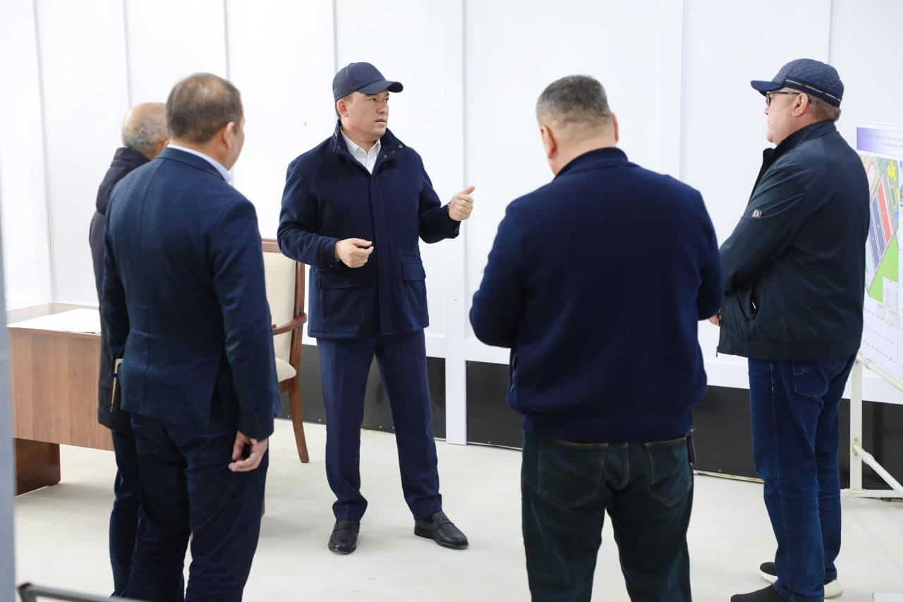 Термиз туманидаги "Техно Парк" ва ёшлар саноат зонасида амалга оширилаётган лойиҳалар ижроси ўрганилди