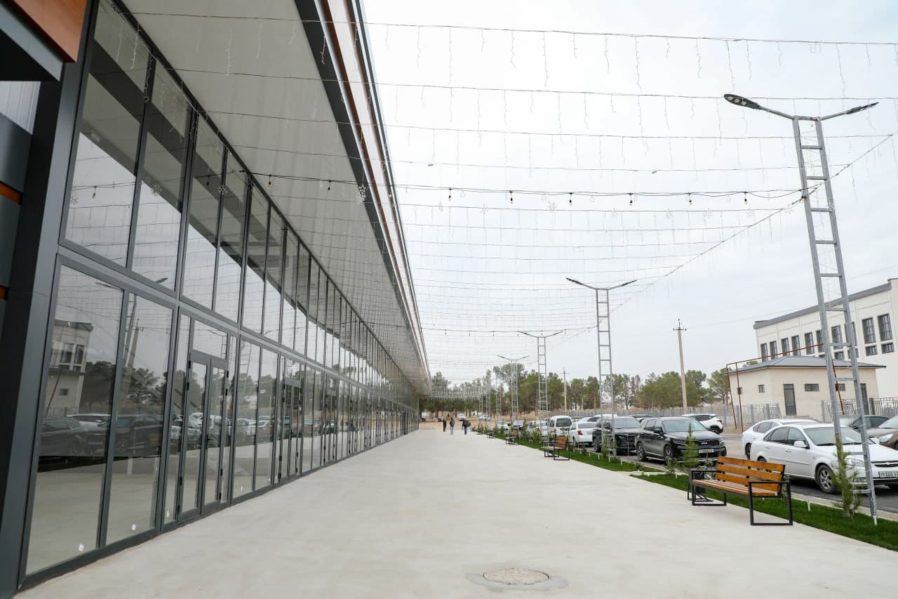 Термиз туманидаги "Техно Парк" ва ёшлар саноат зонасида амалга оширилаётган лойиҳалар ижроси ўрганилди