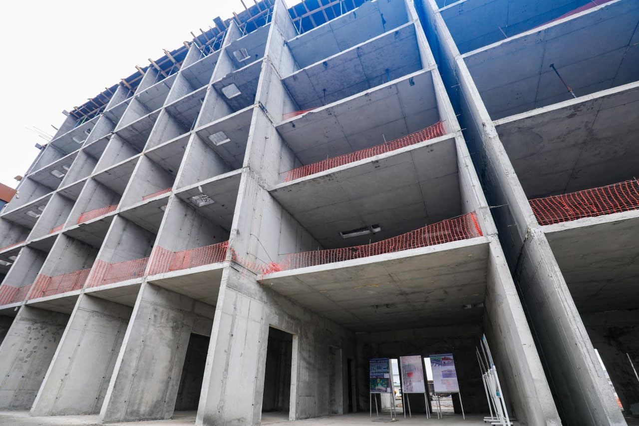 Termiz shahrida turar joy majmualari qurilishi o‘rganildi