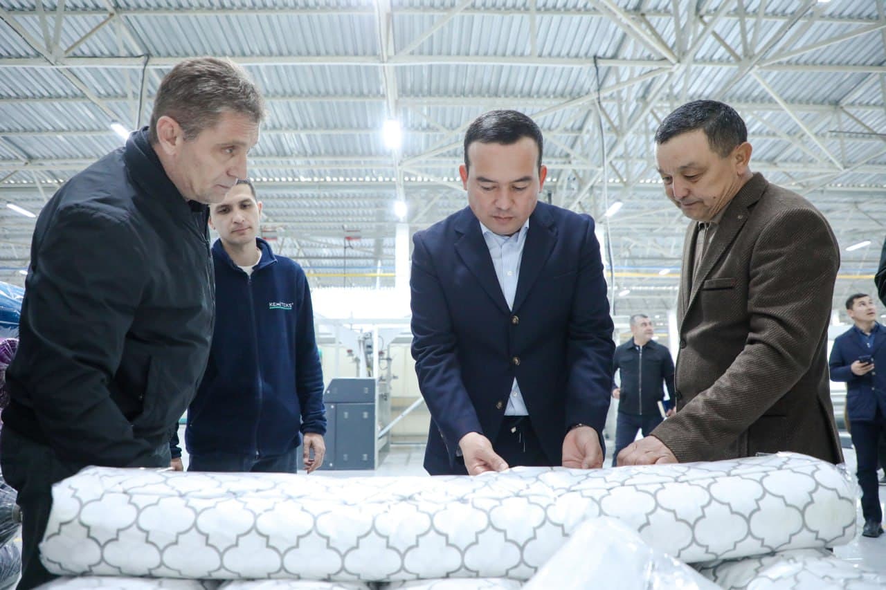 Qumqo‘rg‘onda sanoat salohiyati va uy-joy qurilishi o‘rganildi