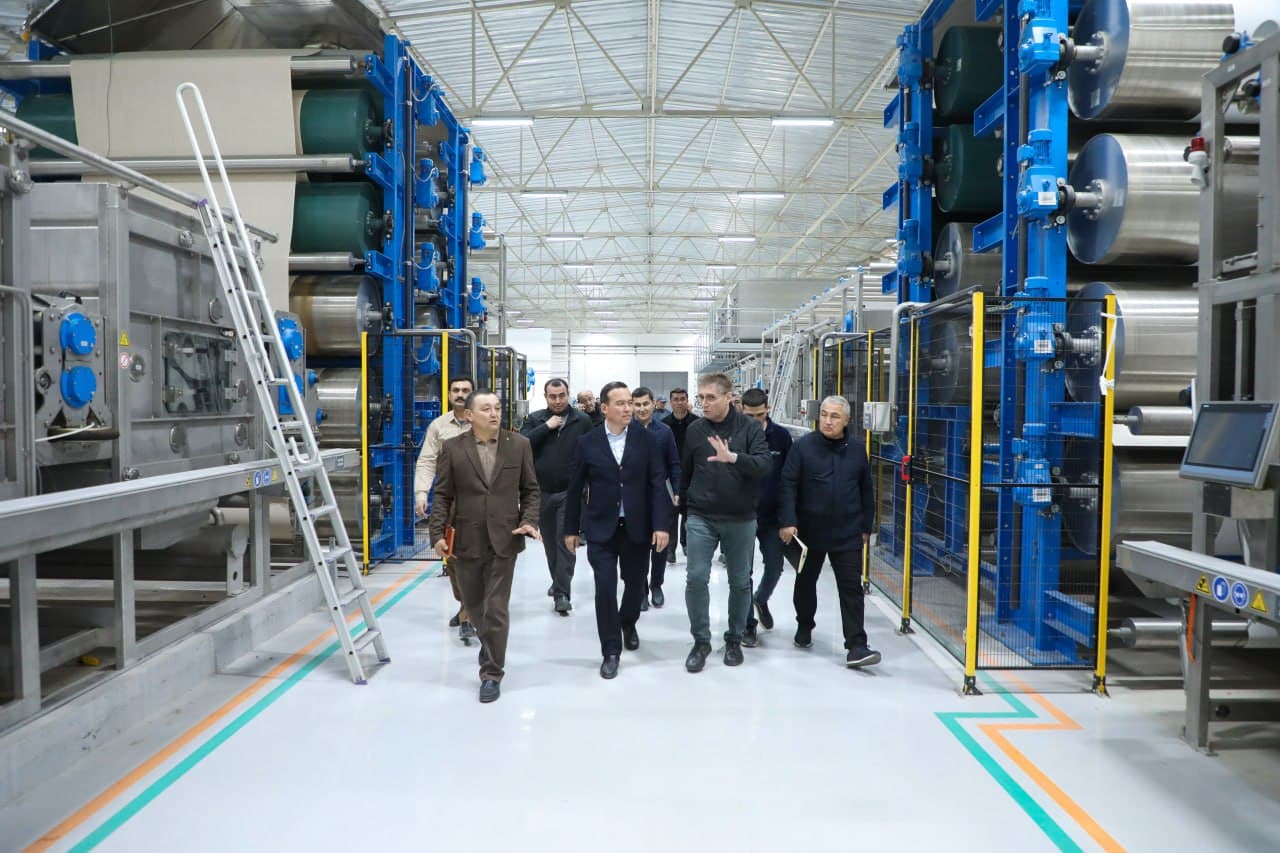 Qumqo‘rg‘onda sanoat salohiyati va uy-joy qurilishi o‘rganildi