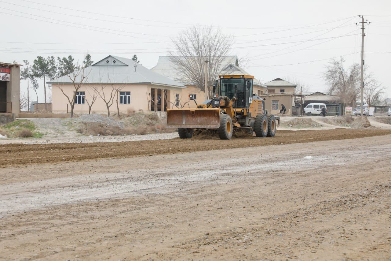 Bandixonda ijtimoiy soha va yo‘l infratuzilmasi loyihalari ijrosi ko‘zdan kechirildi