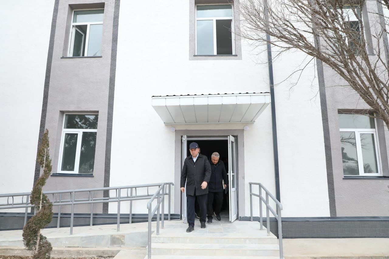 Bandixonda ijtimoiy soha va yo‘l infratuzilmasi loyihalari ijrosi ko‘zdan kechirildi