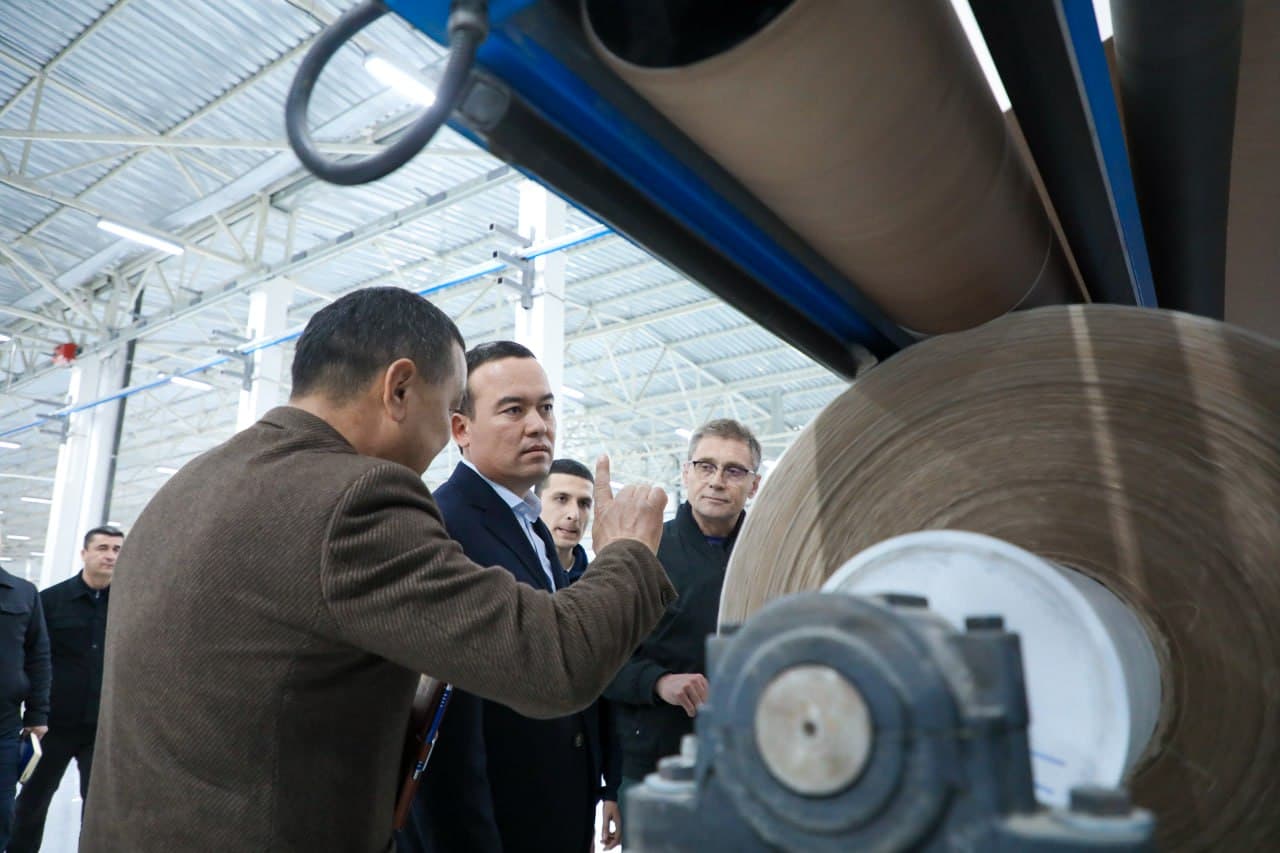 Qumqo‘rg‘onda sanoat salohiyati va uy-joy qurilishi o‘rganildi