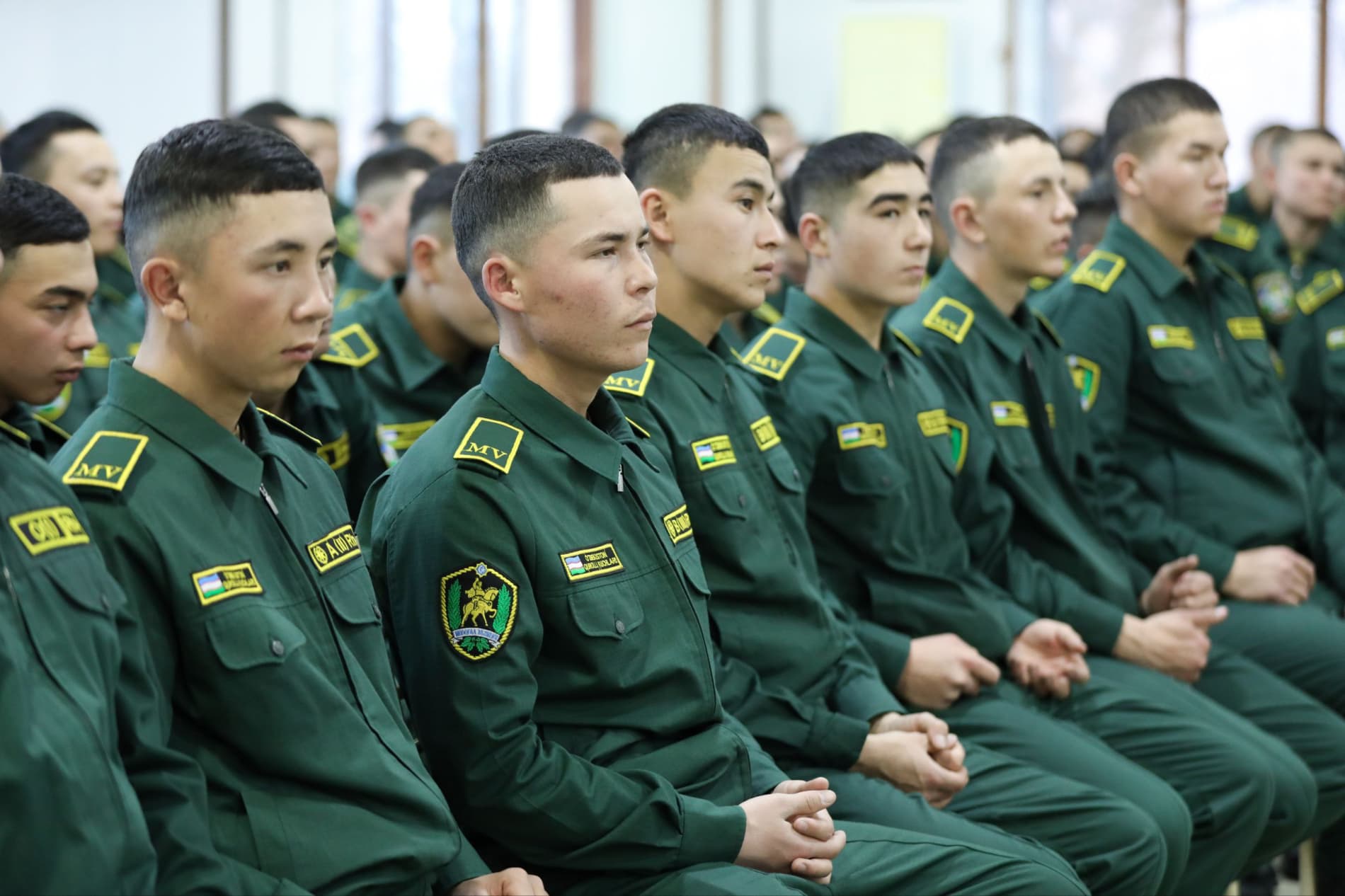 Harbiy xizmatni muvaffaqiyatli yakunlayotgan yoshlar bilan ochiq muloqot o‘tkazildi