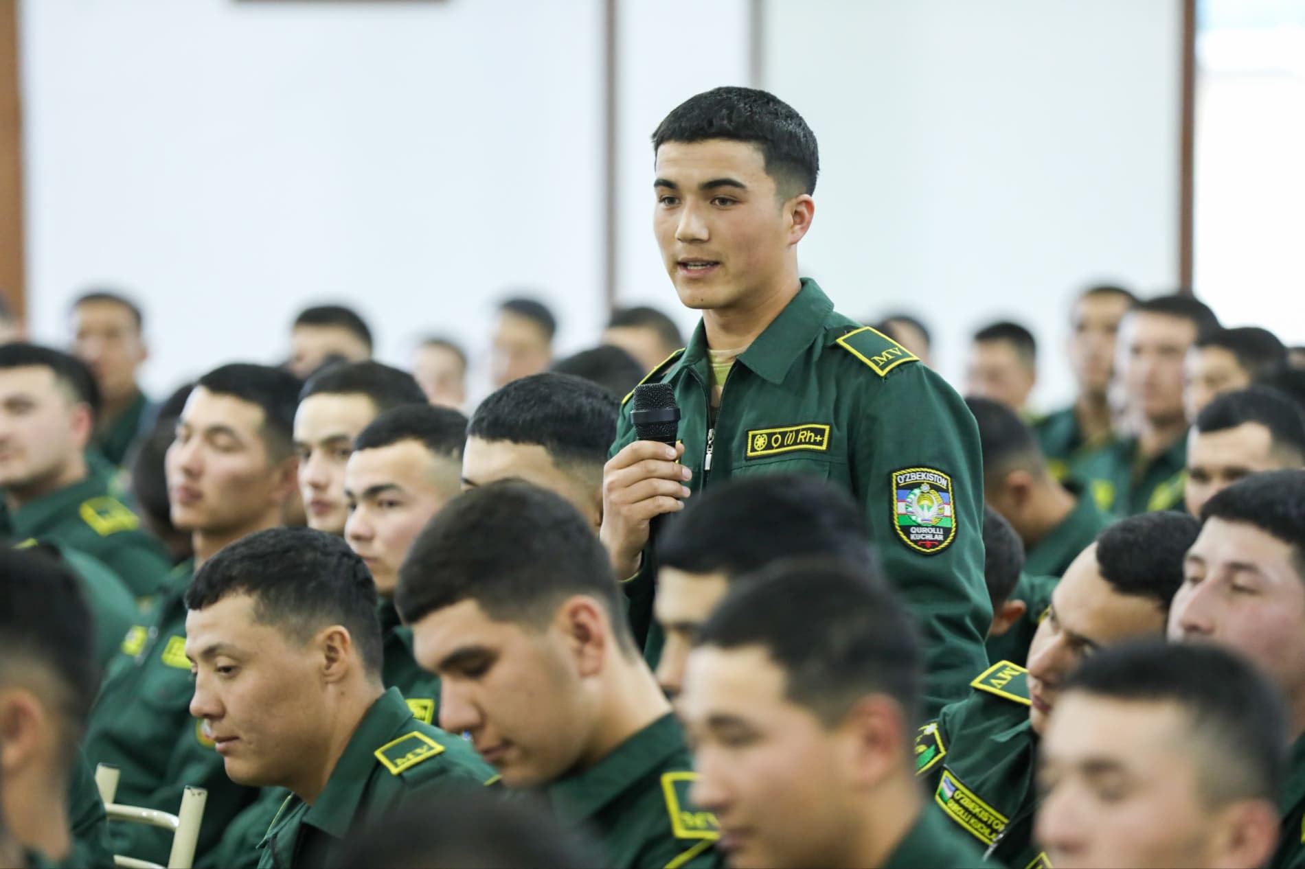 Harbiy xizmatni muvaffaqiyatli yakunlayotgan yoshlar bilan ochiq muloqot o‘tkazildi