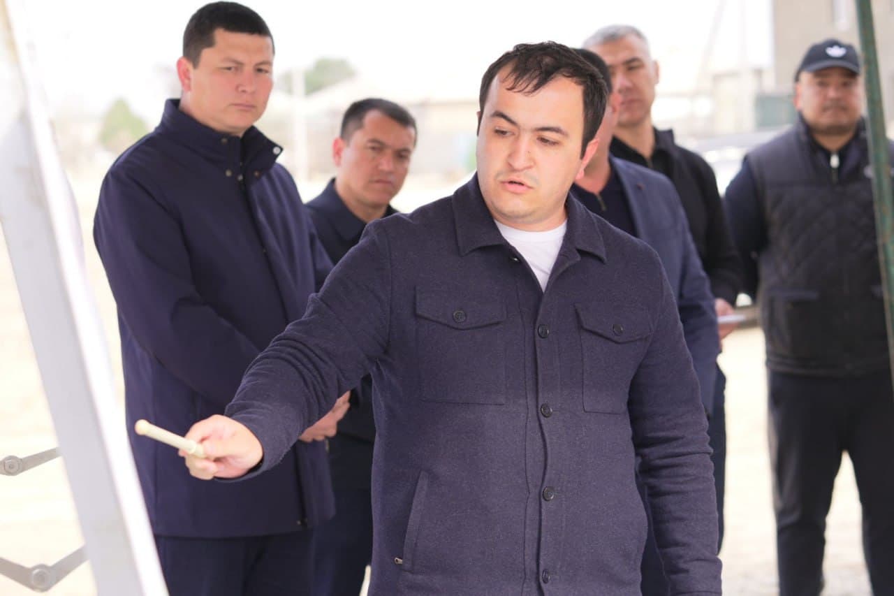 Angor tumanida "yashil belbog‘" va turizm ko‘chasi loyihalari ijrosi o‘rganildi