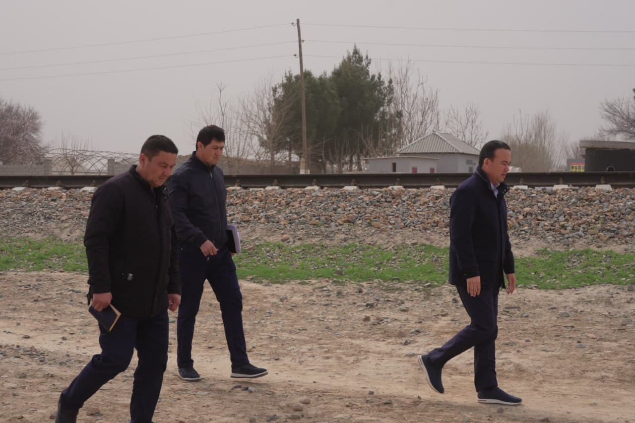 Muzrabotda turar joylar, sholichilik klasteri va ishlab chiqarish korxonasi muammolari o‘rganildi