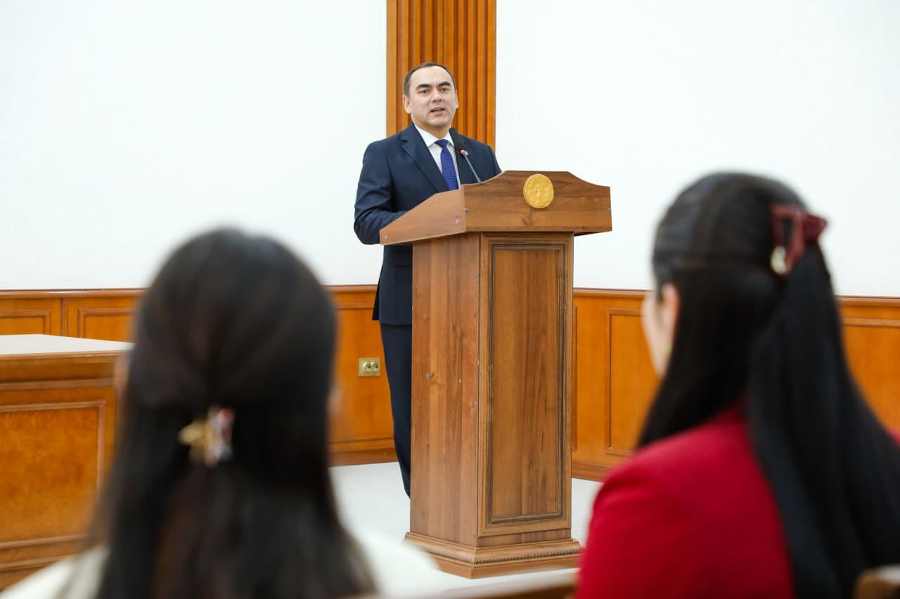 Talaba-yoshlar bilan uchrashuv: Talabalar uchun Surxondaryo viloyati hokimi stipendiyasi qayta joriy etiladi