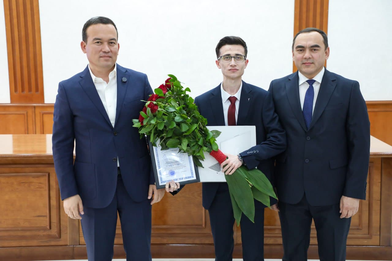 Talaba-yoshlar bilan uchrashuv: Talabalar uchun Surxondaryo viloyati hokimi stipendiyasi qayta joriy etiladi