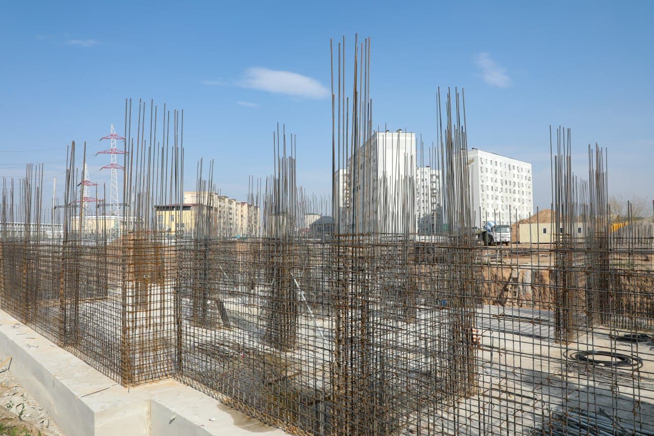 Qurilish sohasidagi loyihalar ijrosi o‘rganildi