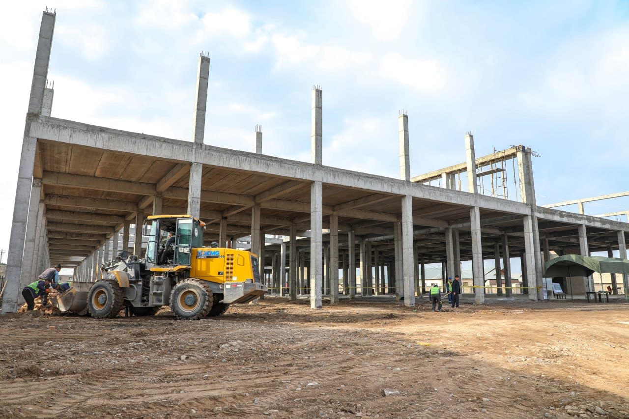 Qurilish sohasidagi loyihalar ijrosi o‘rganildi