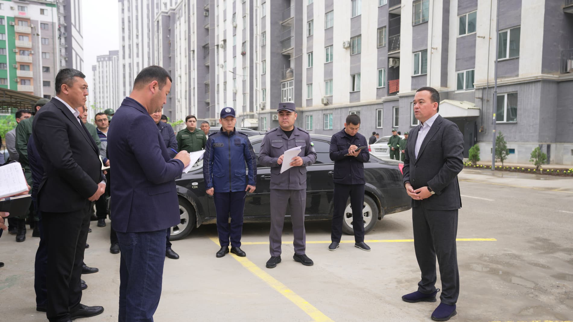 Termiz shahrida ko‘p qavatli turar joylarga xizmat ko‘rsatish hamda tibbiyot sohasidagi vazifalar ijrosi o‘rganildi