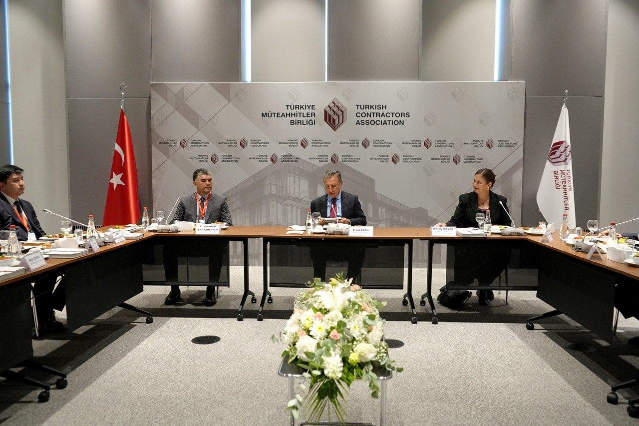 “Britaniya – Turkiya temir yo‘llari forumi”da yangi loyihalar taqdimoti o‘tkazildi