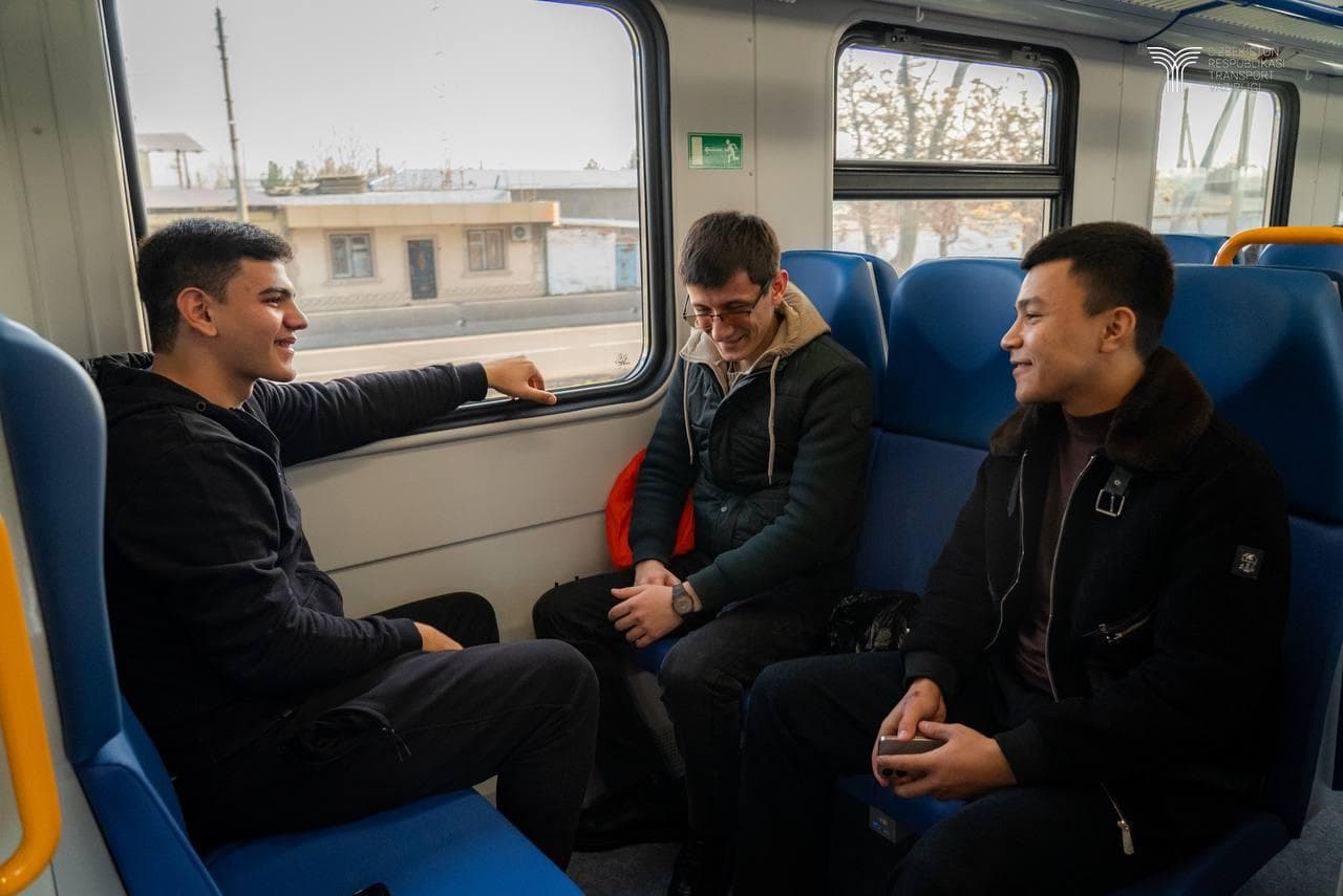 Toshkentdan Xo‘jakentga yangi elektropoyezd qatnovi yo‘lga qo‘yildi