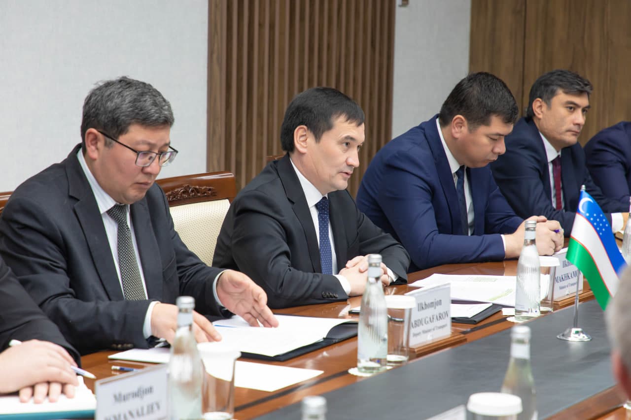 Министр транспорта встретился с Европейским комиссаром по международному сотрудничеству