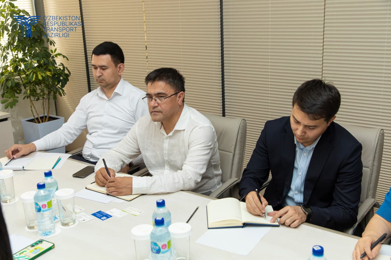 Обсуждены вопросы сотрудничества с Южной Кореей в сфере развития транспортной системы