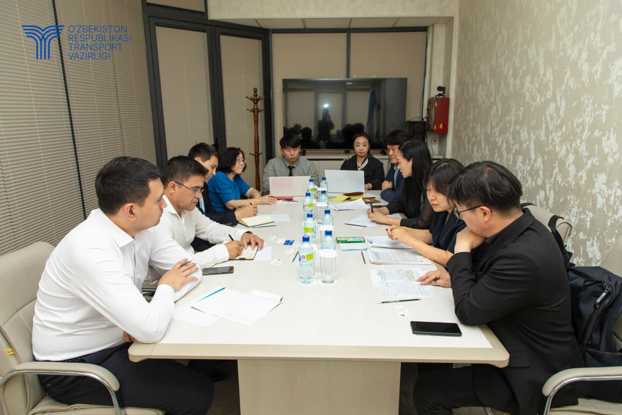 Обсуждены вопросы сотрудничества с Южной Кореей в сфере развития транспортной системы