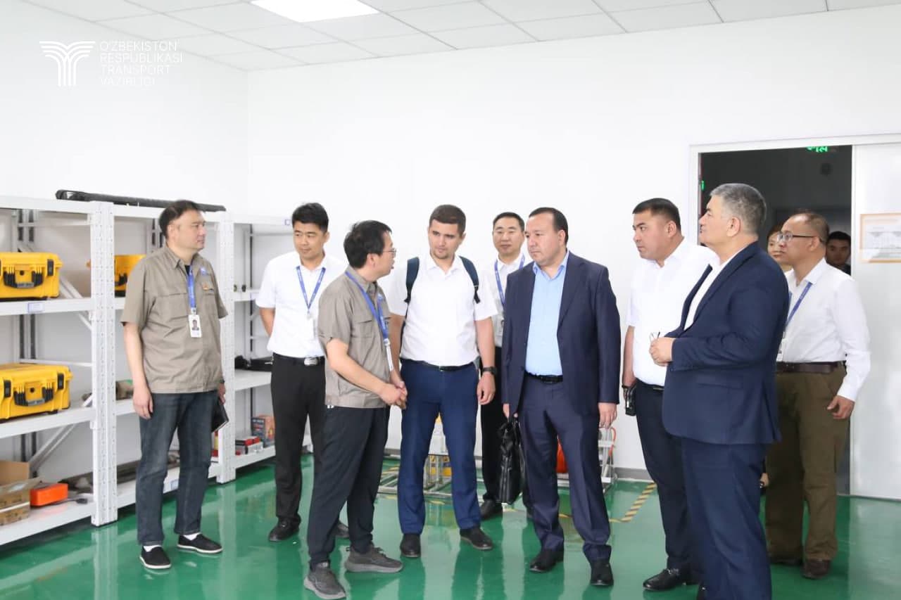 Хитой – Ўзбекистон : йўл соҳасидаги стандартларнинг ягона тизимини яратиш ва инновация йўналишини рақамлаштириш бўйича ҳамкорлик битимларини имзолади