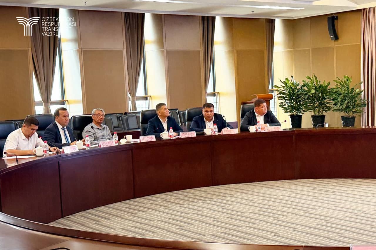 Хитой – Ўзбекистон : йўл соҳасидаги стандартларнинг ягона тизимини яратиш ва инновация йўналишини рақамлаштириш бўйича ҳамкорлик битимларини имзолади