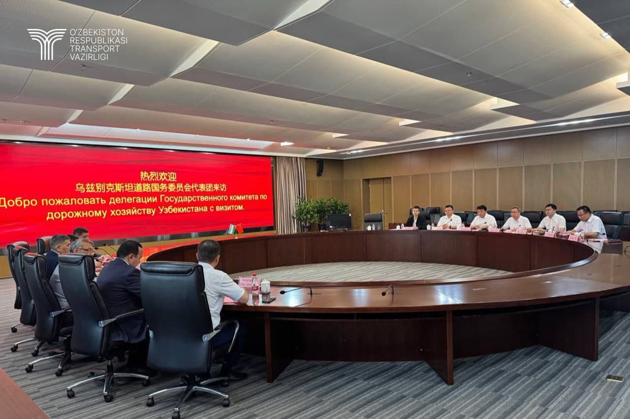 Хитой – Ўзбекистон : йўл соҳасидаги стандартларнинг ягона тизимини яратиш ва инновация йўналишини рақамлаштириш бўйича ҳамкорлик битимларини имзолади