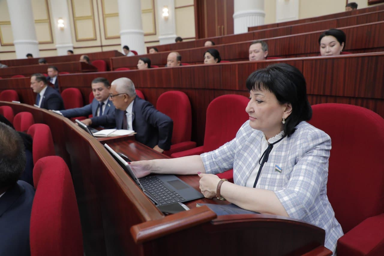 “Avtomobil yo‘llari to‘g‘risida”gi qonun loyihasi birinchi o‘qishda konseptual jihatdan ko‘rib chiqilib, qabul qilindi