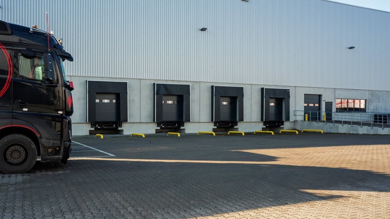 Транспорт-логистика марказлари фаолиятини ва транзит йўлакларини ривожлантириш тартиби белгиланди